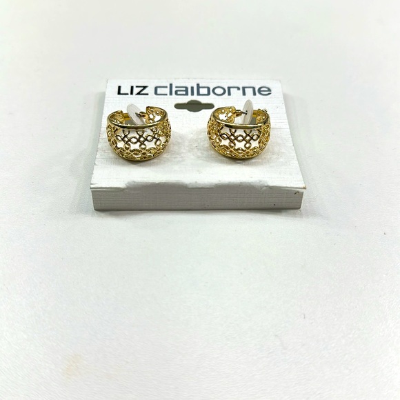 ✨NWT Liz Claiborne gold filigree hoop pierced earrings - Picture 2 of 7